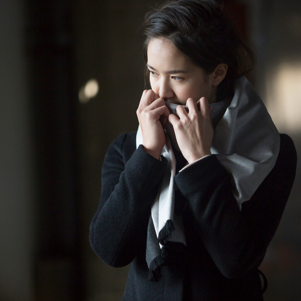 暖かさと軽やかさ、一度着けたら手放せない】フェザーシルクストール