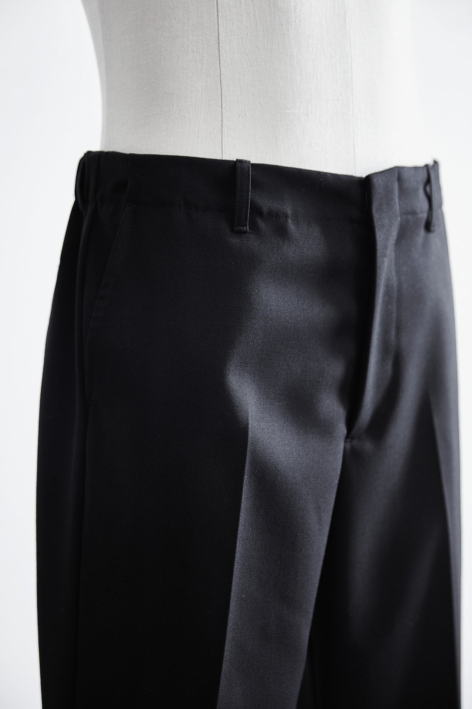 【11月上旬発送予定】 ウールギャバジン テーパードパンツ