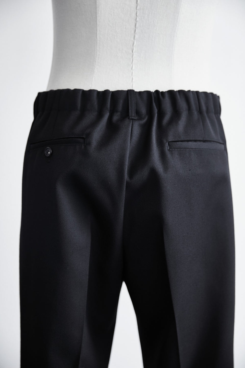 【11月上旬発送予定】 ウールギャバジン テーパードパンツ